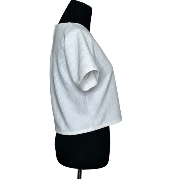Snap white textured short sleeves crop top size small - Picture 6 of 9